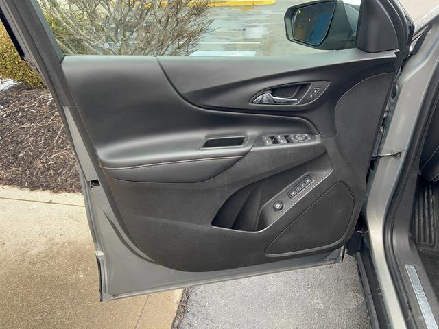 Used 2018 Chevrolet Equinox Premier image 12