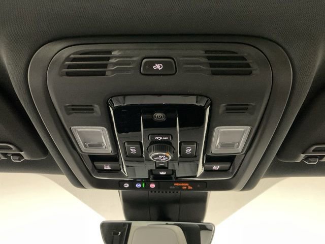 New 2026 Chevrolet Suburban Premier image 20