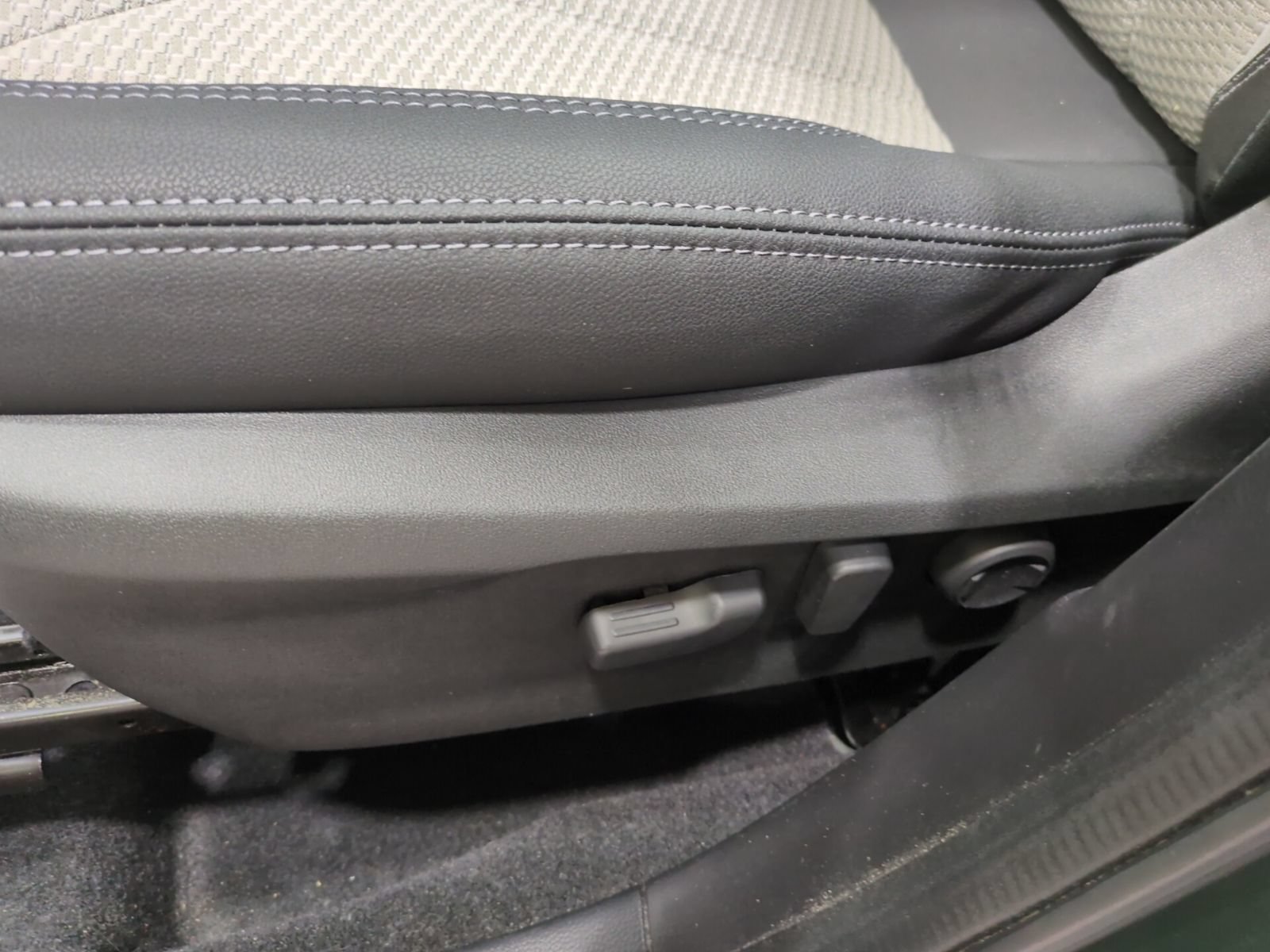 Certified 2022 Subaru Forester Premium AWD/4WD image 17