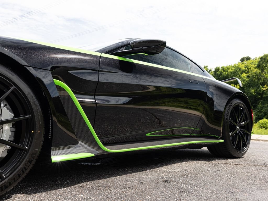 Used 2023 Aston Martin V12 Vantage RWD image 18