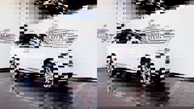 Used 2019 Rolls-Royce Cullinan image 2