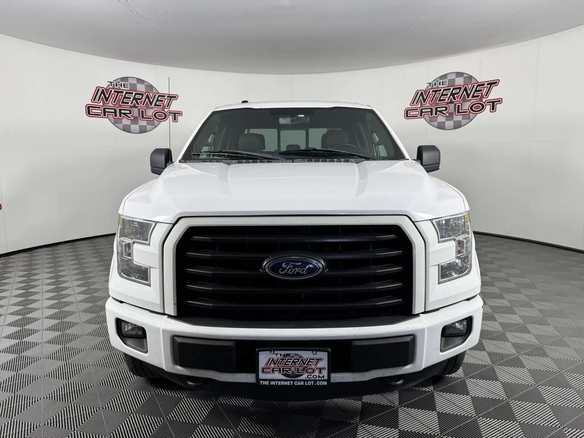 Used 2016 Ford F150 XLT w/ Equipment Group 302A Luxury AWD/4WD image 2