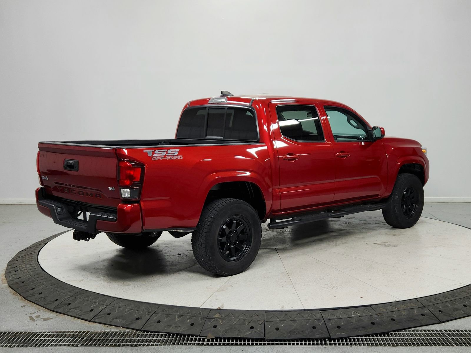 Used 2023 Toyota Tacoma SR image 7