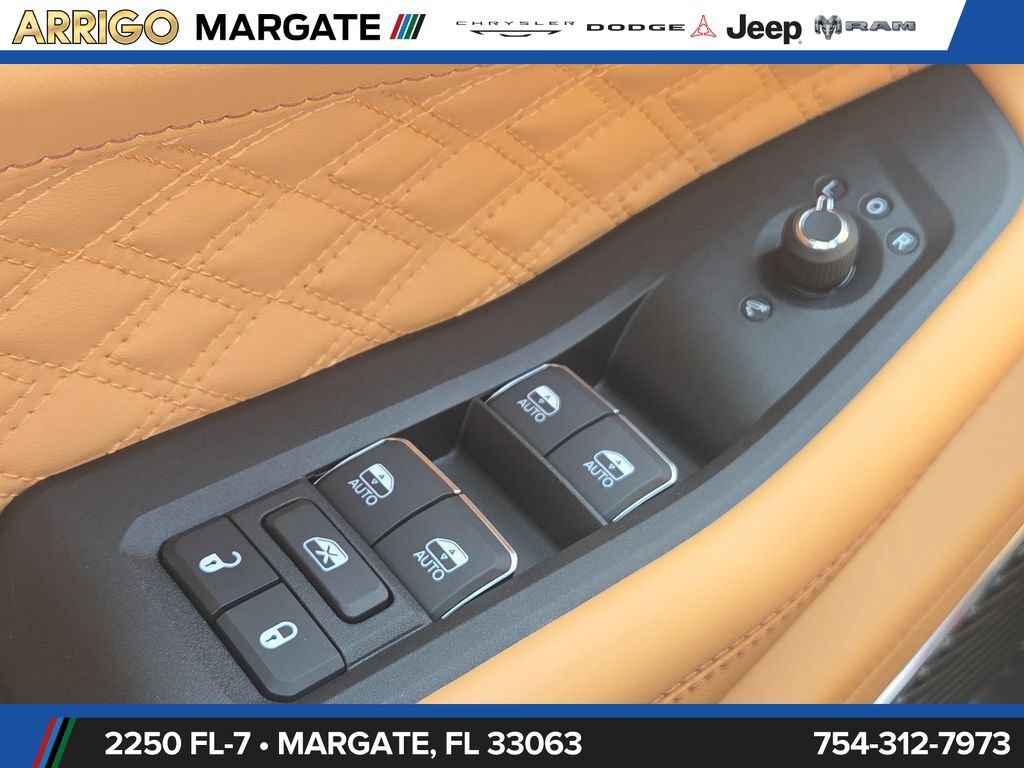 New 2025 Jeep Grand Cherokee L Summit AWD/4WD image 27