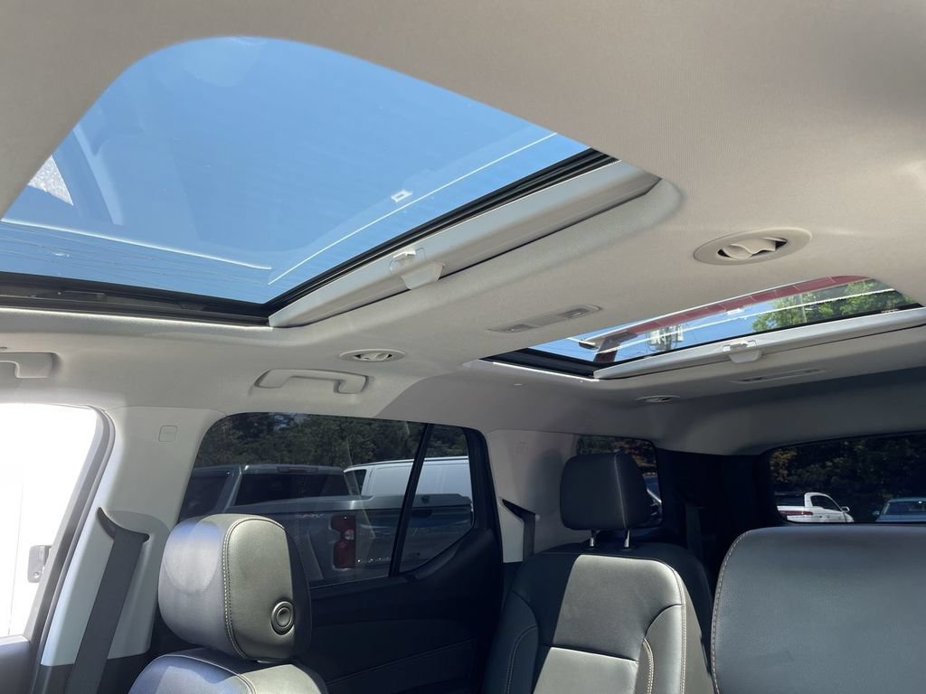 Used 2021 Chevrolet Traverse Premier w/ LPO, 'HIT The Road' Package AWD/4WD image 23