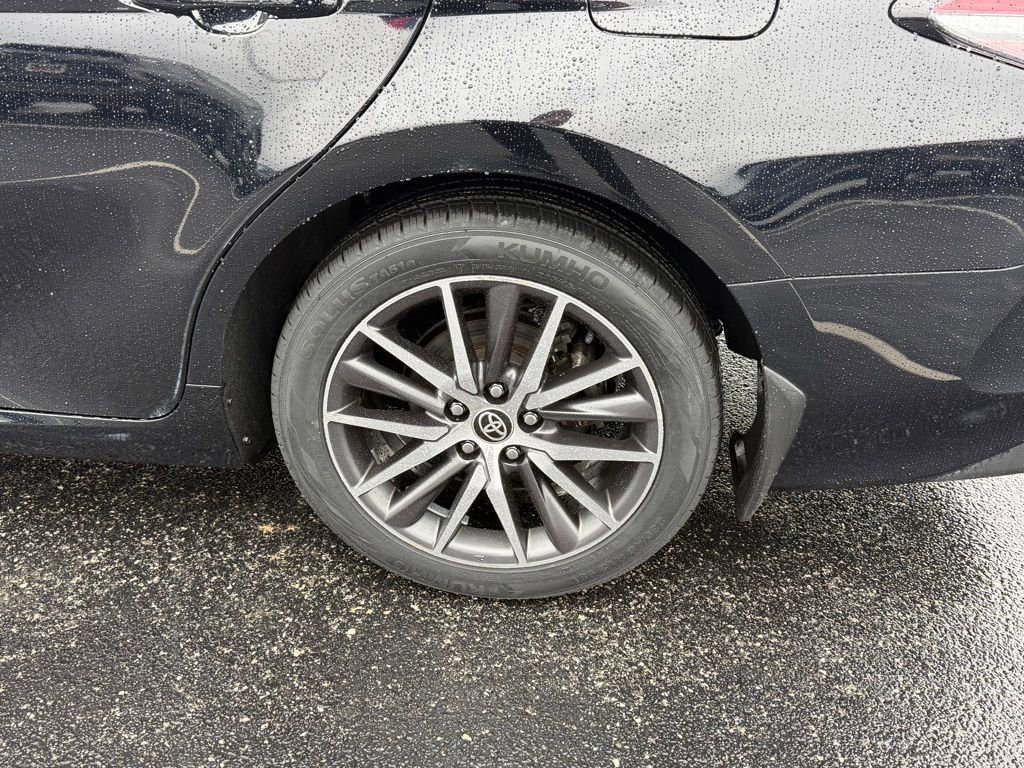 Used 2021 Toyota Camry XLE w/ Navigation Package image 41