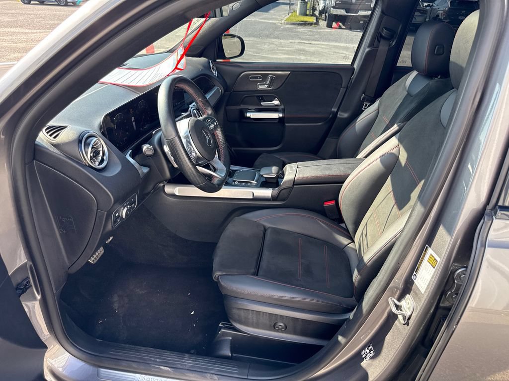 Used 2023 Mercedes-Benz GLB 250 w/ AMG Line image 10