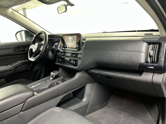 Used 2024 Nissan Pathfinder S FWD image 28