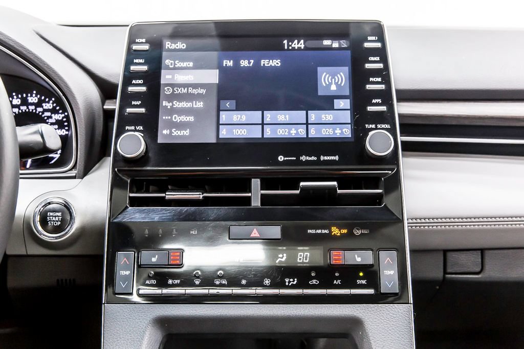 Used 2021 Toyota Avalon XLE w/ Moonroof Package FWD image 18