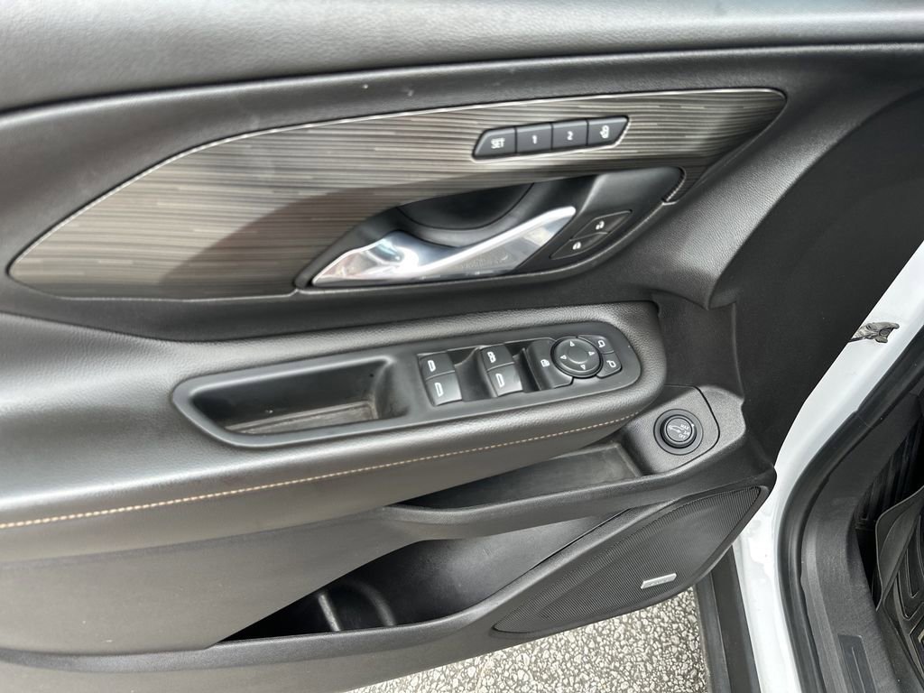 Used 2021 GMC Terrain SLT w/ Infotainment Package II FWD image 11
