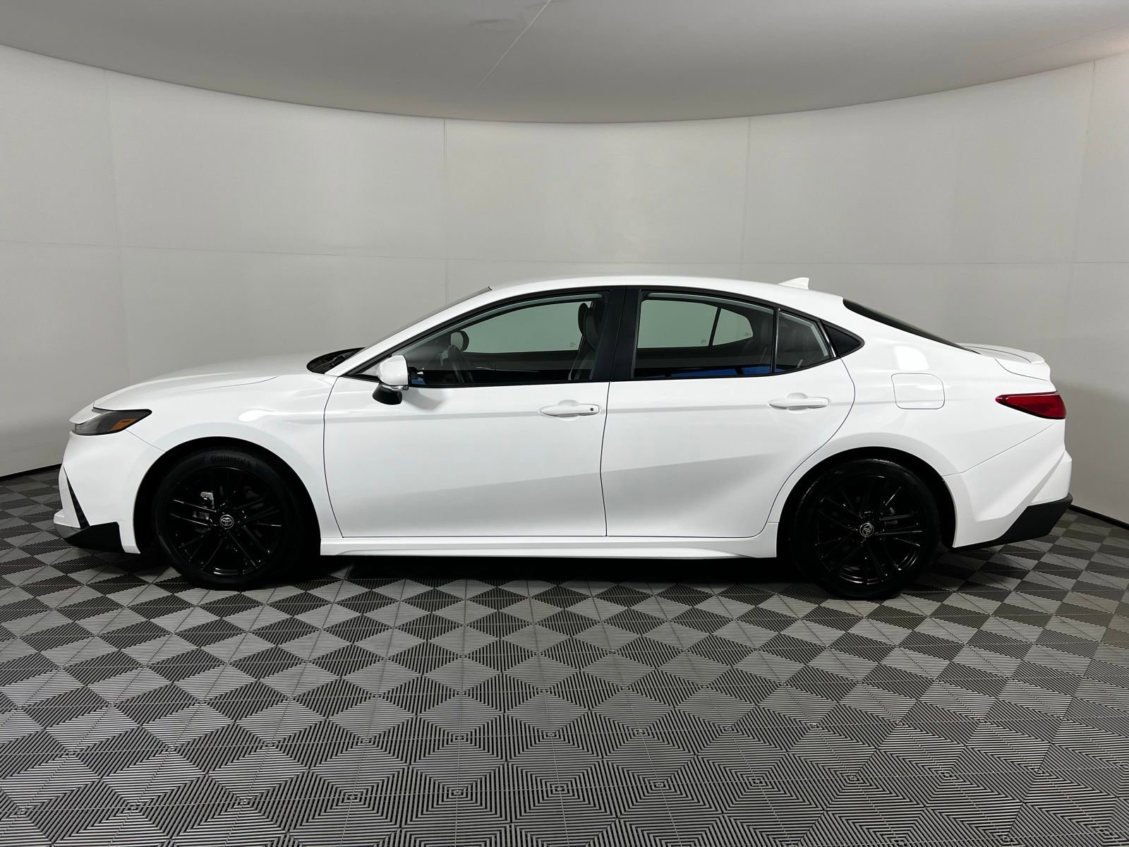 Certified 2025 Toyota Camry SE image 8