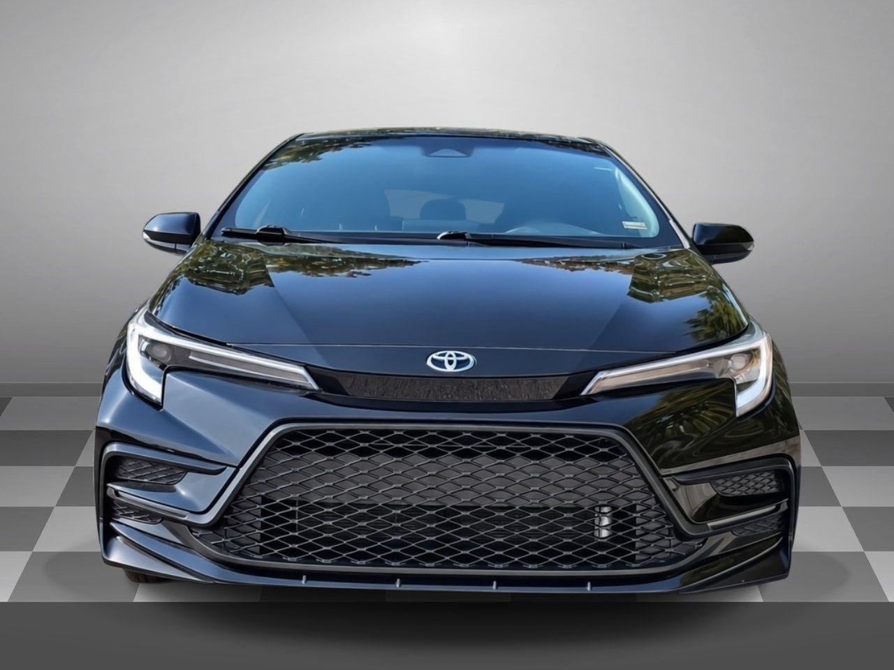 Used 2024 Toyota Corolla SE FWD image 2