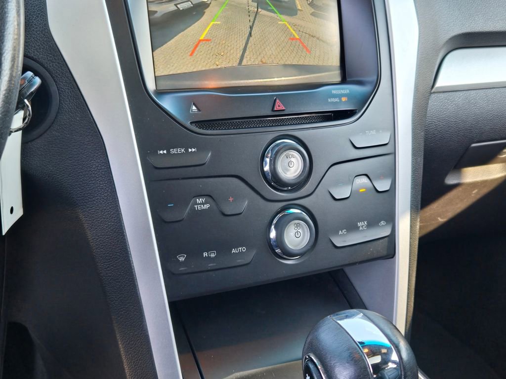 Used 2015 Ford Explorer XLT w/ Equipment Group 202A image 38