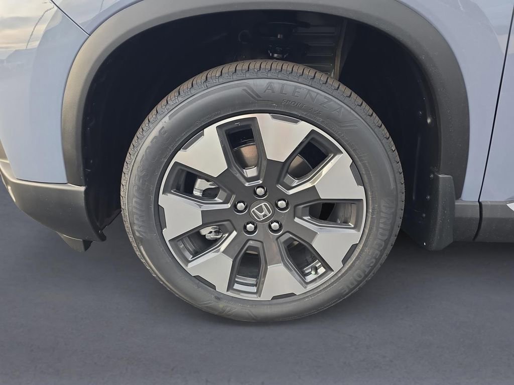 New 2026 Honda Pilot Touring image 9