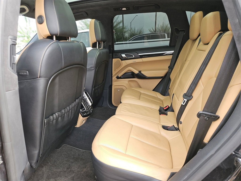 Used 2014 Porsche Cayenne Turbo image 25