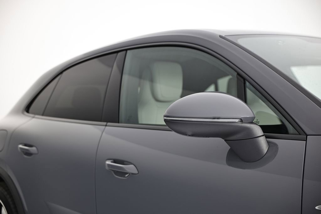 New 2026 Porsche Macan 4 Electric image 17