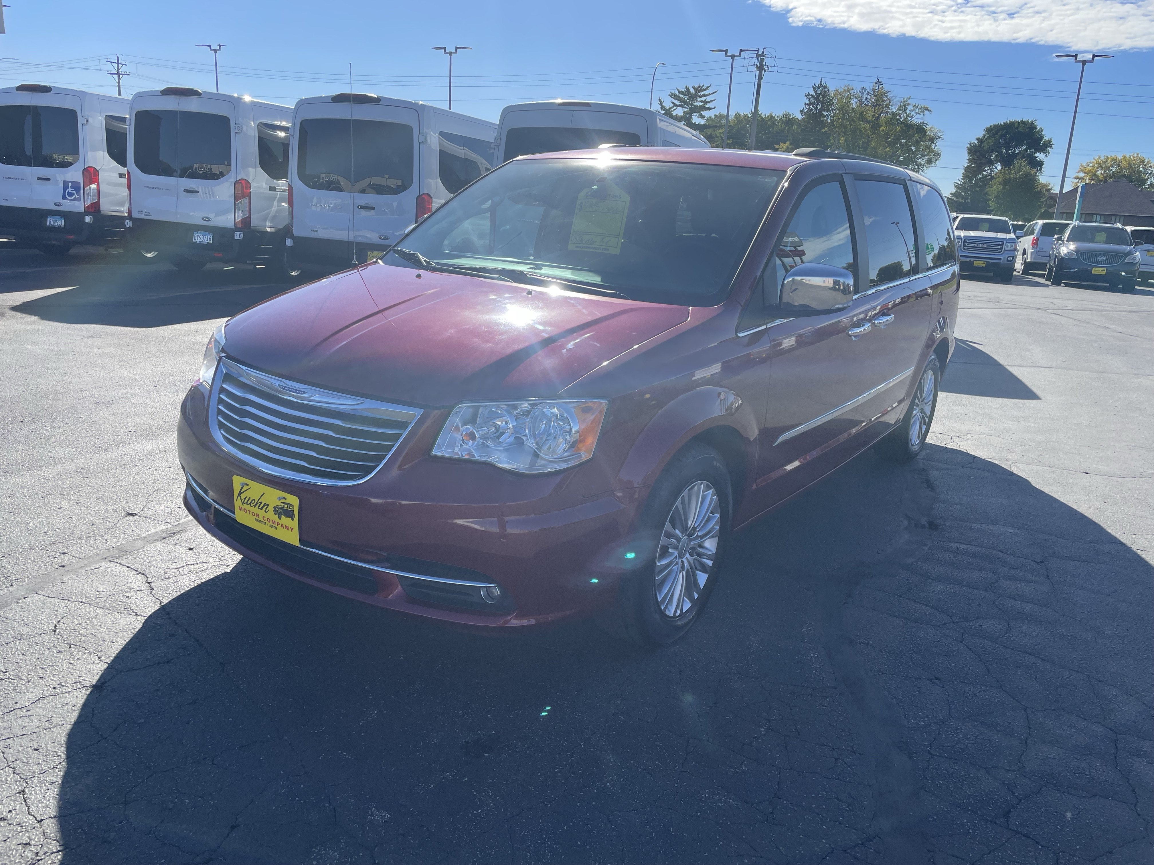Used 2015 Chrysler Town & Country Touring-L w/ Driver Convenience Group FWD image 8