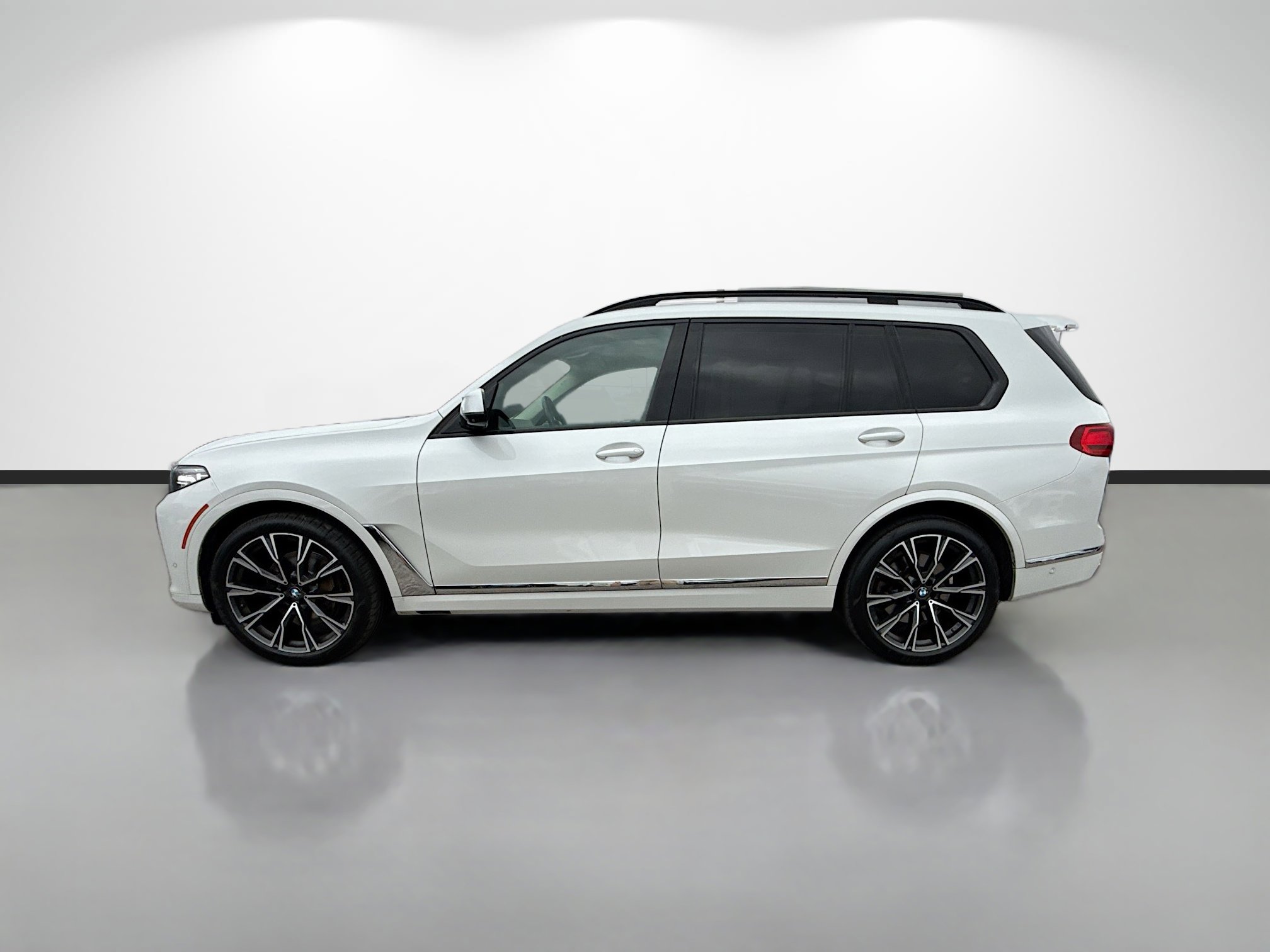 Used 2021 BMW X7 xDrive40i w/ Premium Package 2 image 6