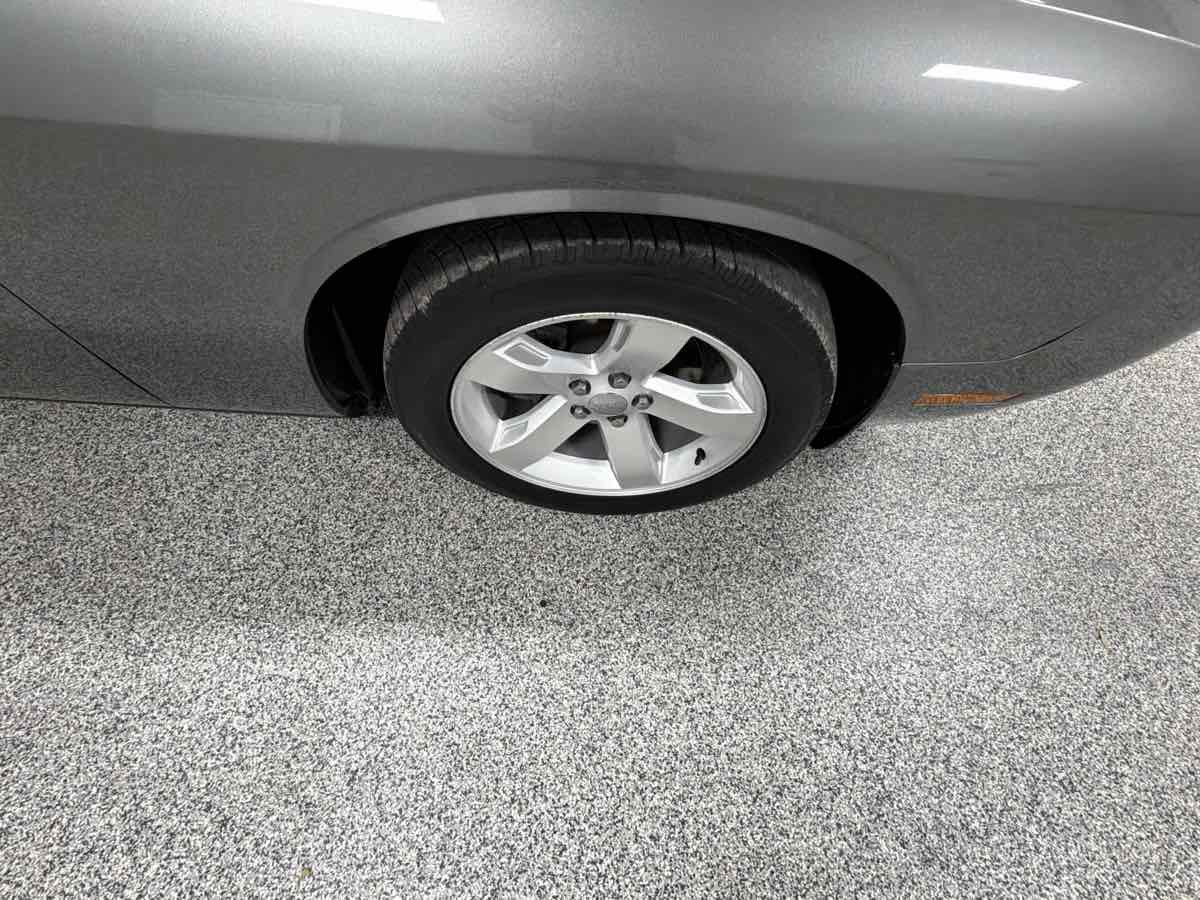 Used 2011 Dodge Challenger RWD image 35