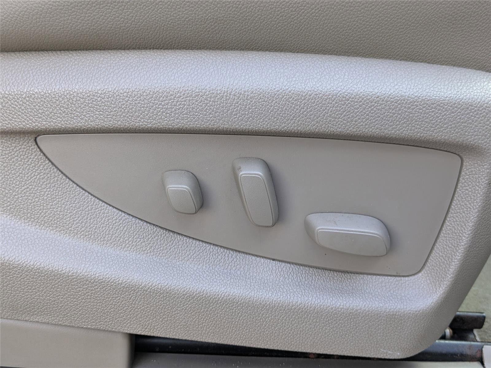 Used 2015 Chevrolet Tahoe LTZ RWD image 22