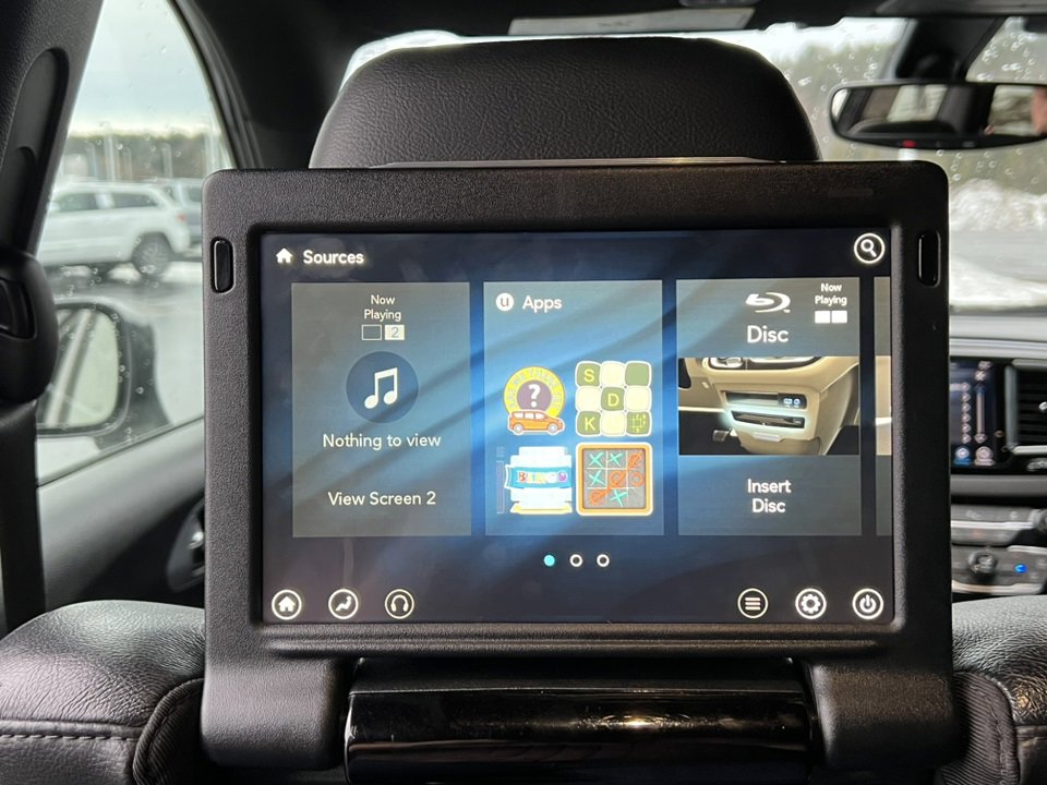 Used 2020 Chrysler Pacifica Touring-L Plus image 9