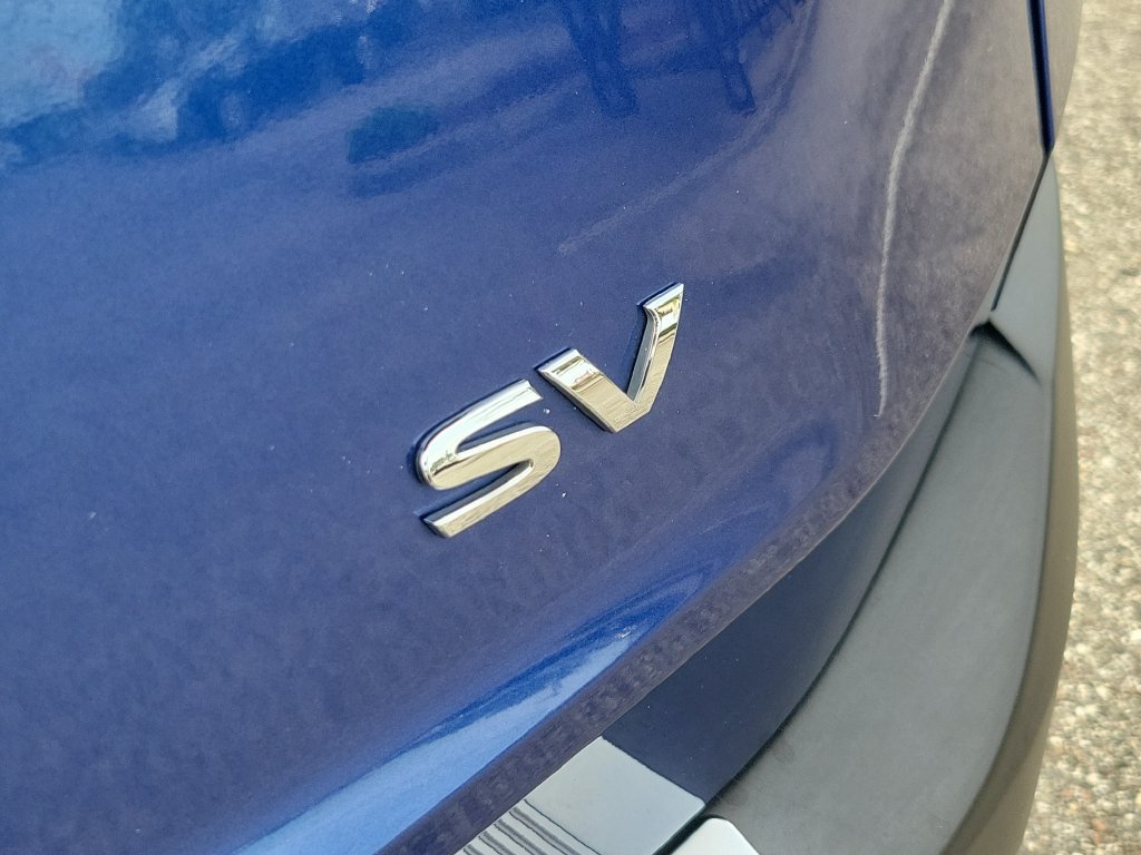 Used 2023 Nissan Rogue SV FWD image 7