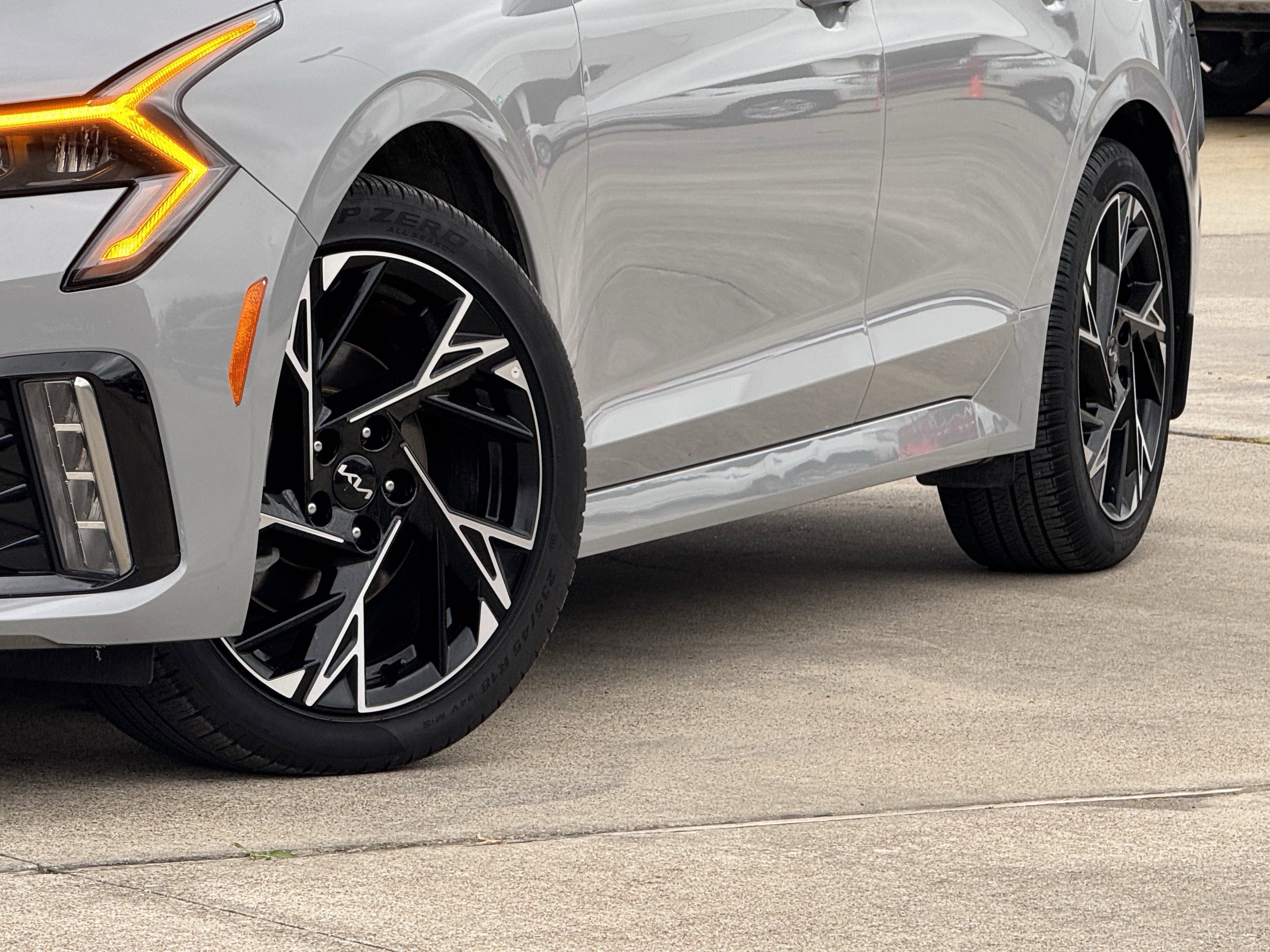 Used 2025 Kia K5 GT-Line w/ GT-Line Premium Package image 12