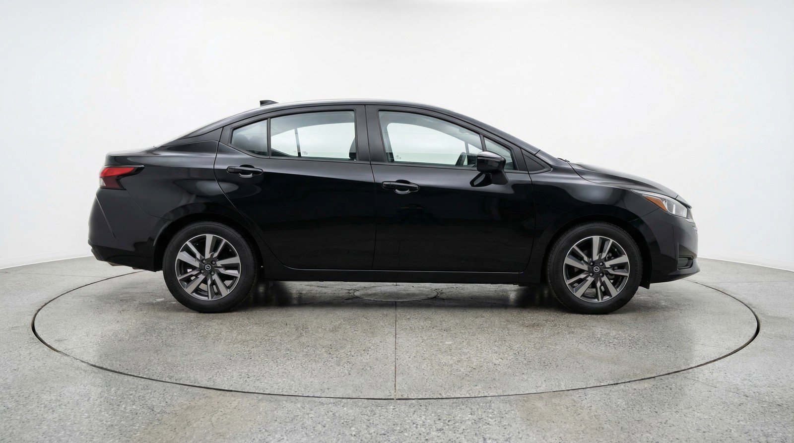 Used 2025 Nissan Versa SV image 11
