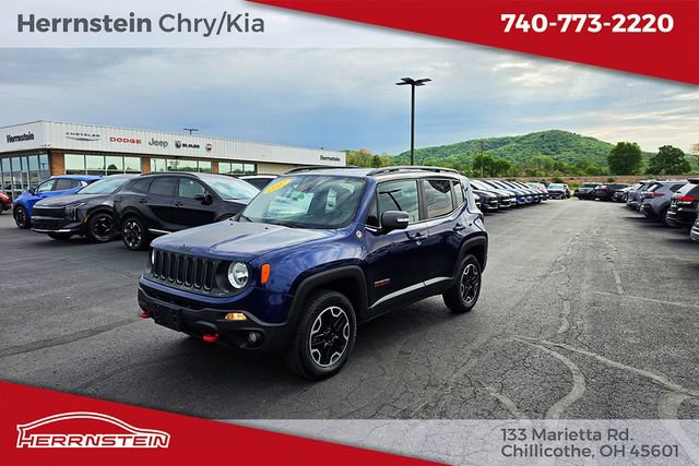Used 2017 Jeep Renegade Trailhawk w/ Premium Trailhawk Package AWD/4WD image 3