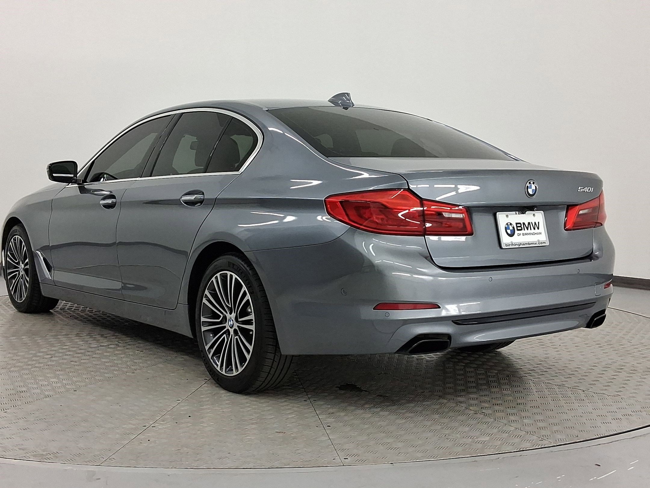 Used 2017 BMW 540i image 3