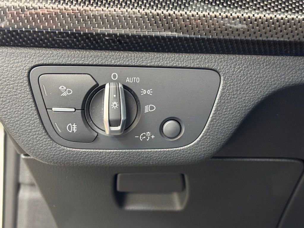 Used 2020 Audi SQ5 Premium Plus w/ Premium Plus Package image 32