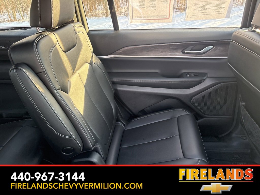 Used 2024 Jeep Grand Cherokee L Limited w/ Black Appearance Package image 37