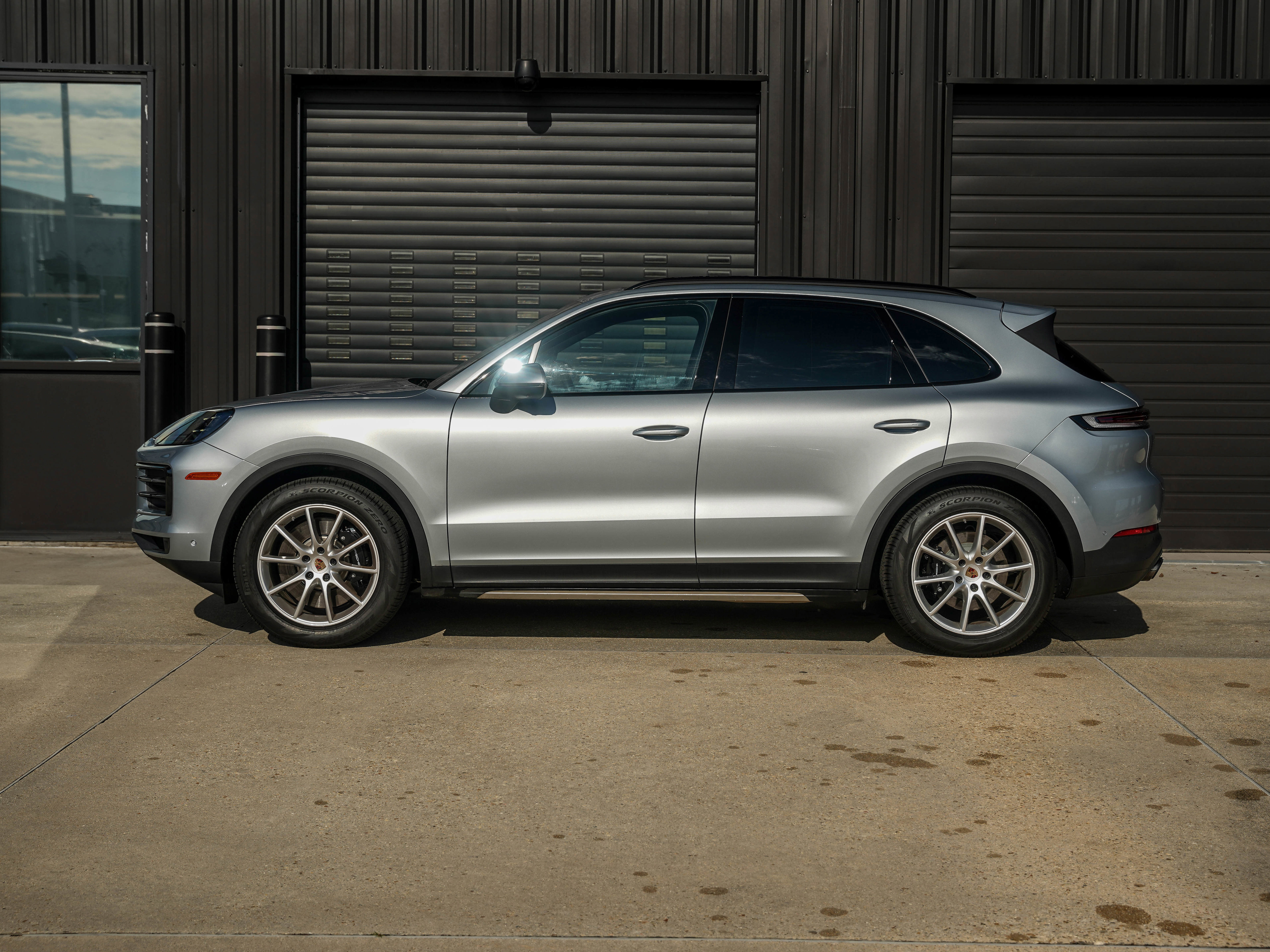 Certified 2025 Porsche Cayenne S image 2