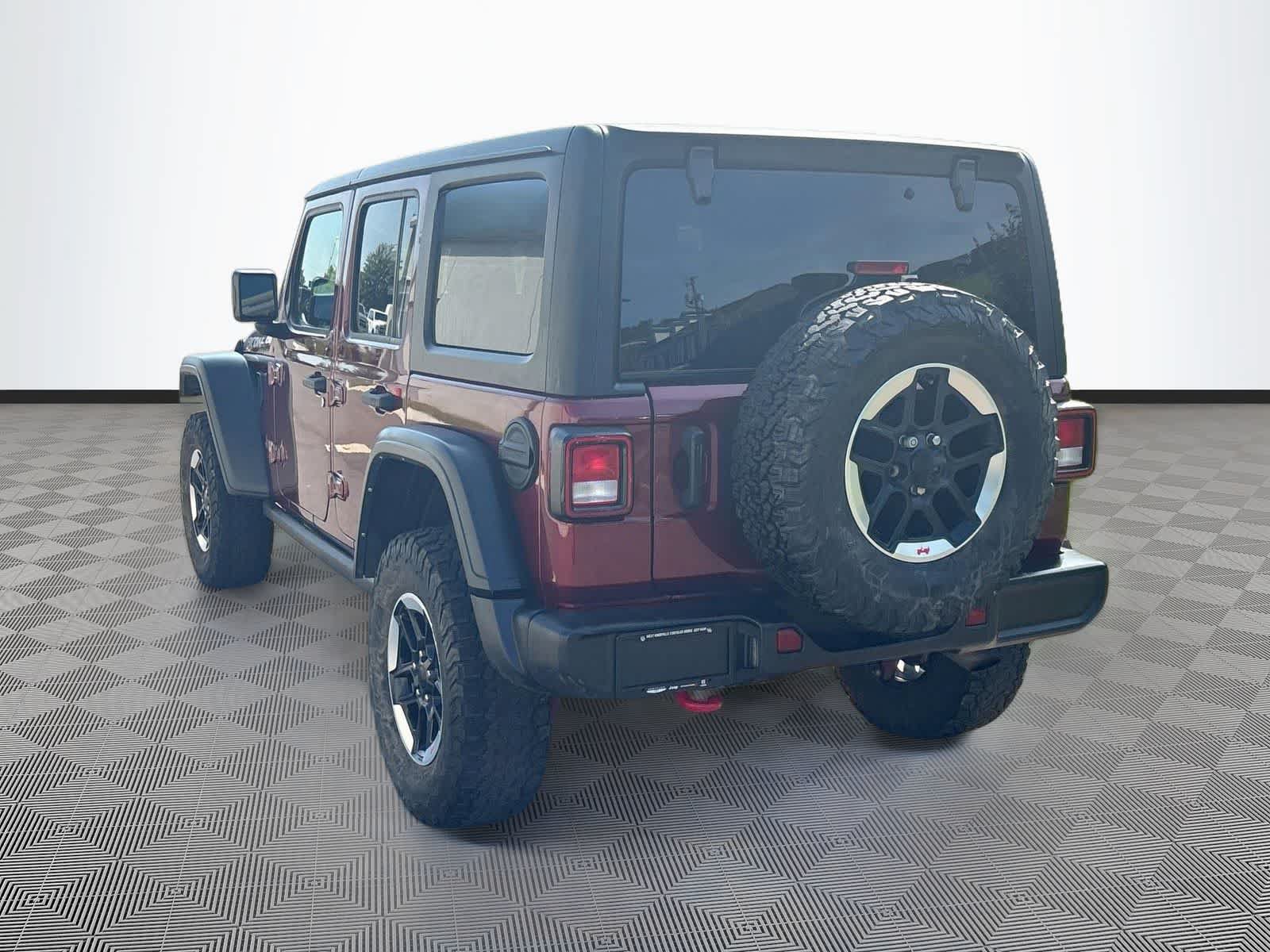 Used 2022 Jeep Wrangler Unlimited Rubicon w/ Cold Weather Group AWD/4WD image 7