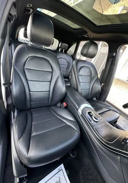 Used 2019 Mercedes-Benz GLC 300 w/ Parking Assistance Package image 22