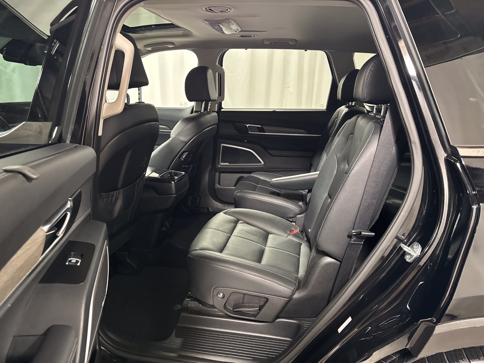 Used 2022 Kia Telluride EX w/ EX Premium Package AWD/4WD image 5