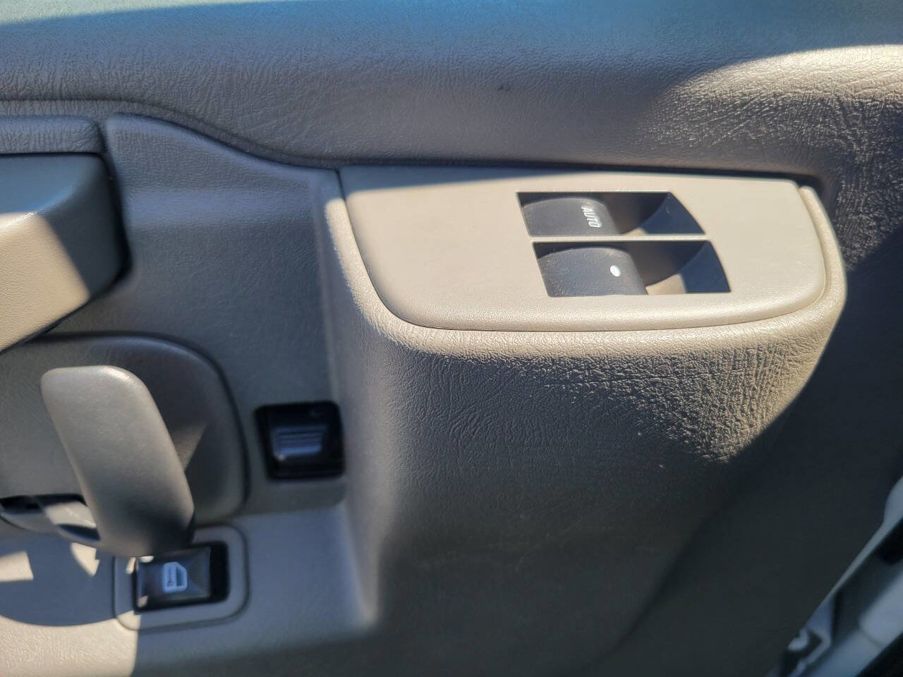 Used 2019 Chevrolet Express 3500 LS RWD image 16