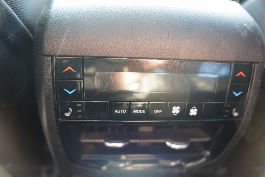 Used 2023 Jeep Grand Cherokee Overland w/ Luxury Tech Group IV image 20