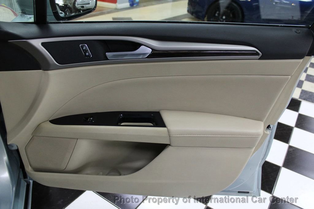 Used 2013 Ford Fusion SE image 25