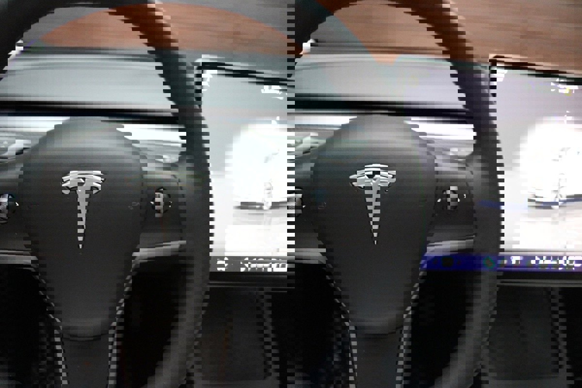 Used 2023 Tesla Model 3 Standard Range image 47
