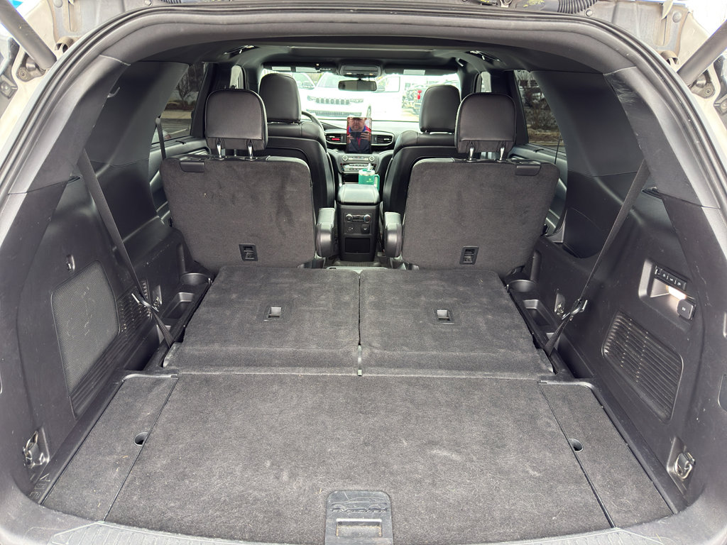 Used 2020 Ford Explorer ST w/ ST Street Pack image 4