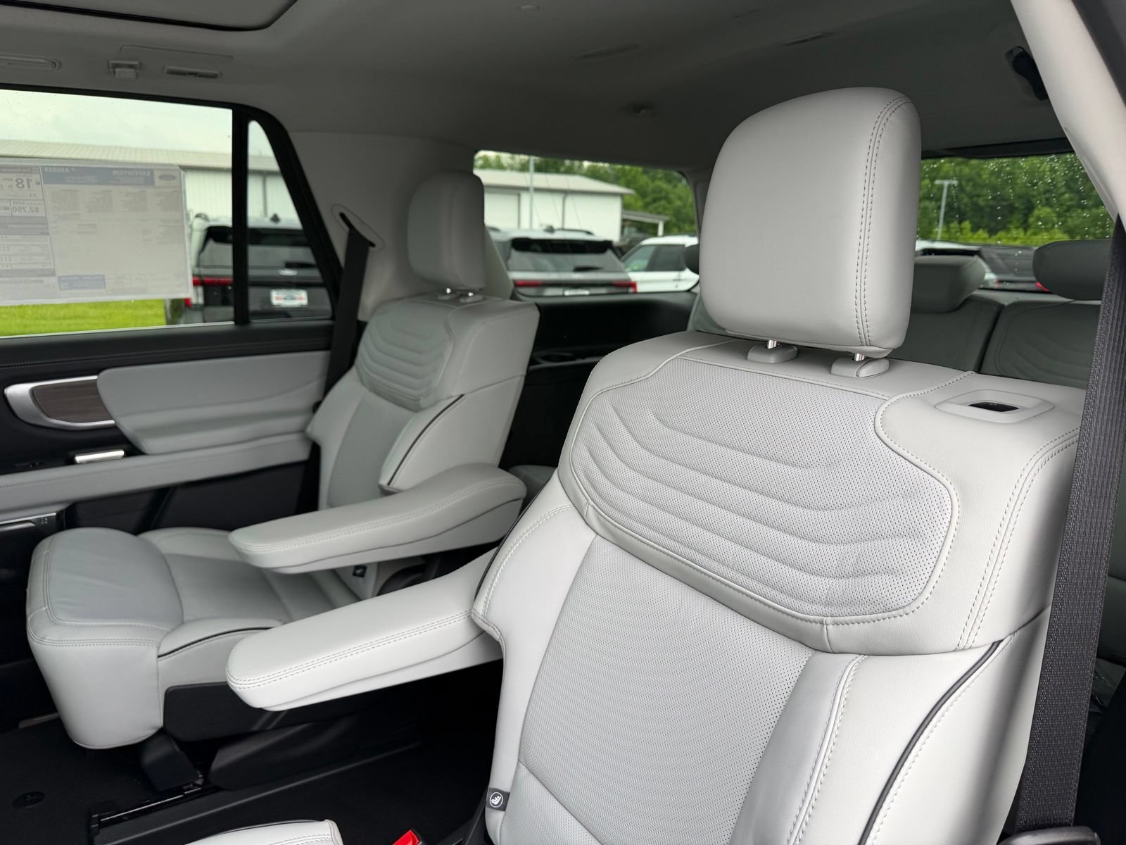 New 2026 Ford Expedition Platinum w/ Platinum Ultimate Package AWD/4WD image 13