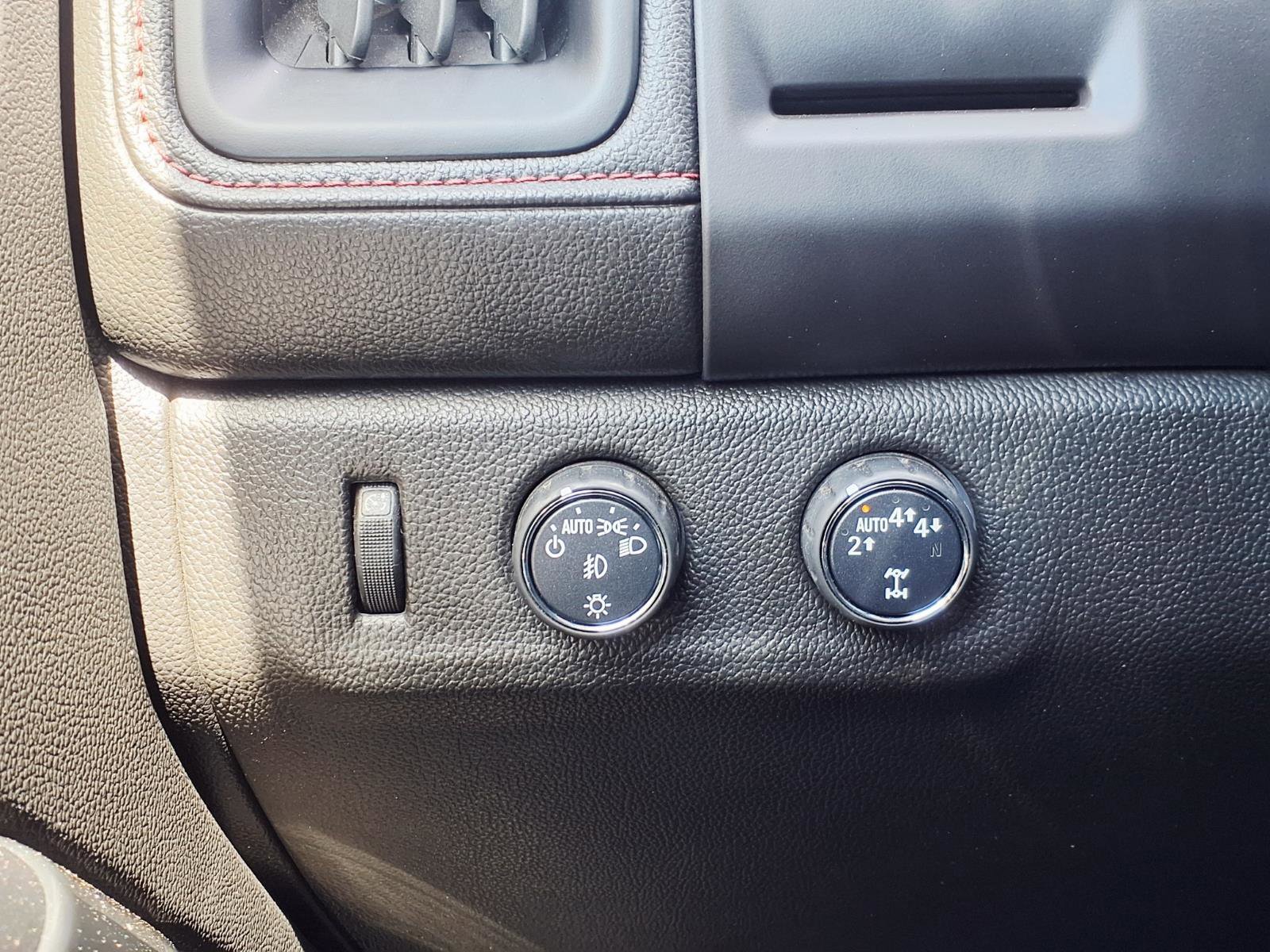 Used 2017 GMC Canyon SLE w/ All Terrain Package AWD/4WD image 24