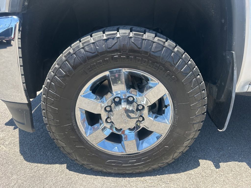 Used 2017 GMC Sierra 2500 SLT w/ Duramax Plus Package AWD/4WD image 9