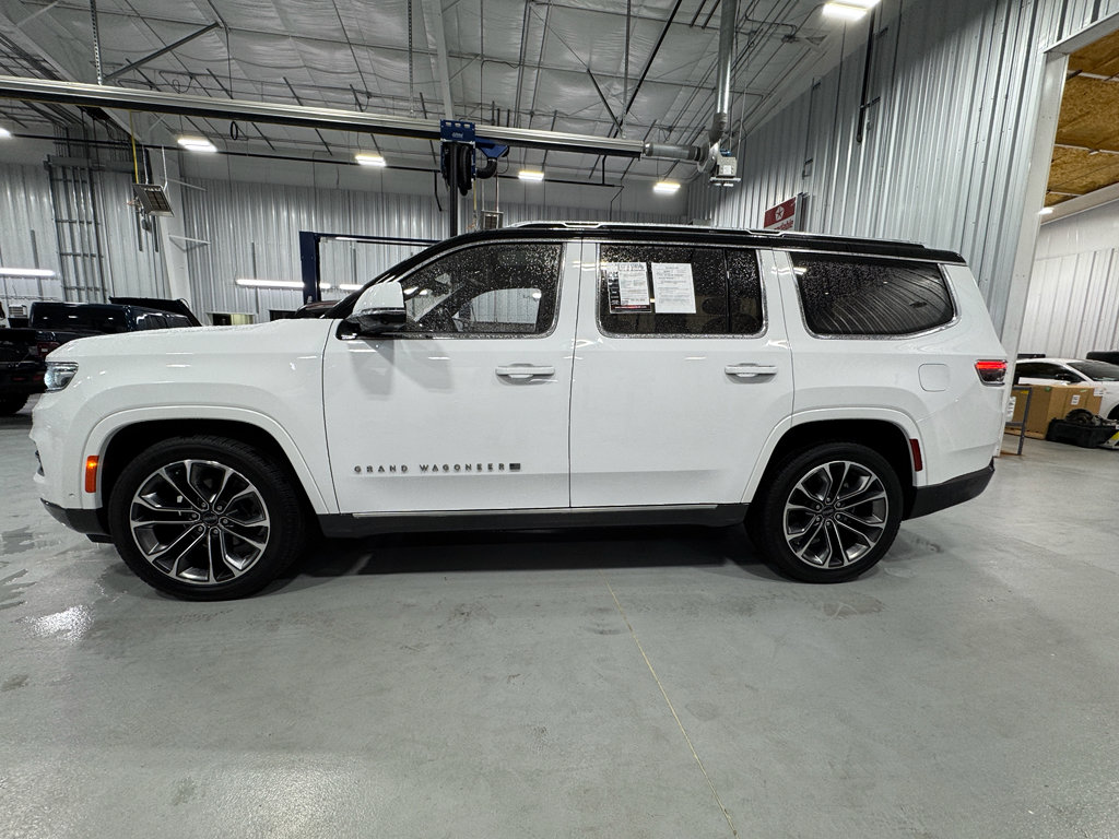 Used 2022 Jeep Grand Wagoneer Series III w/ Rear Seat Video Group 1 video 2