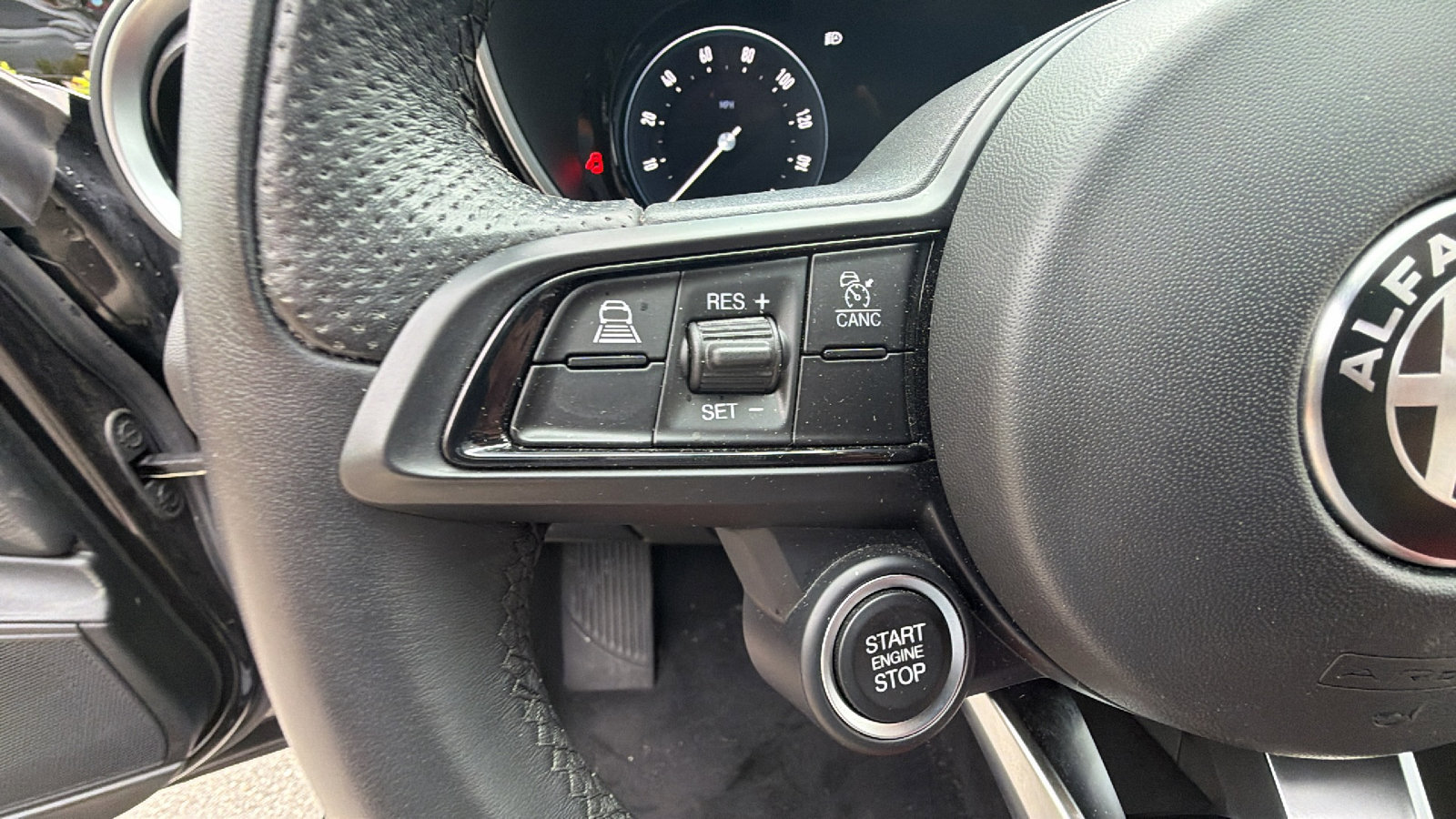 Used 2024 Alfa Romeo Giulia Ti w/ Performance Driving Package AWD/4WD image 28