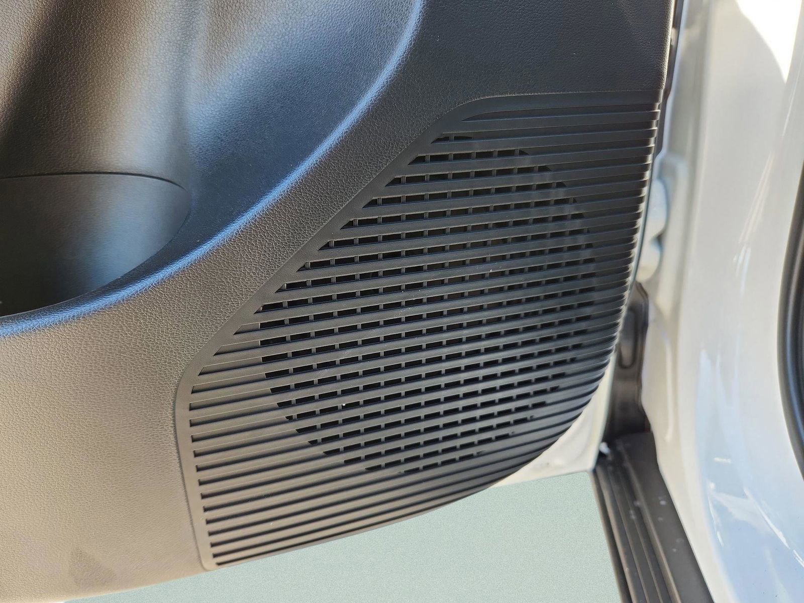 New 2026 Hyundai Kona SE image 17