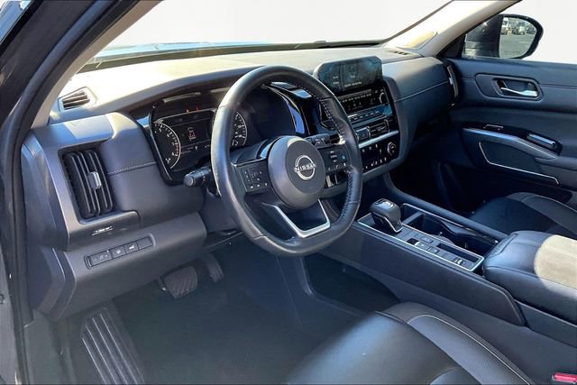 Used 2024 Nissan Pathfinder SL w/ SL Premium Package image 12