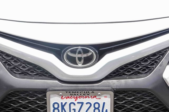 Used 2019 Toyota Camry SE FWD image 13
