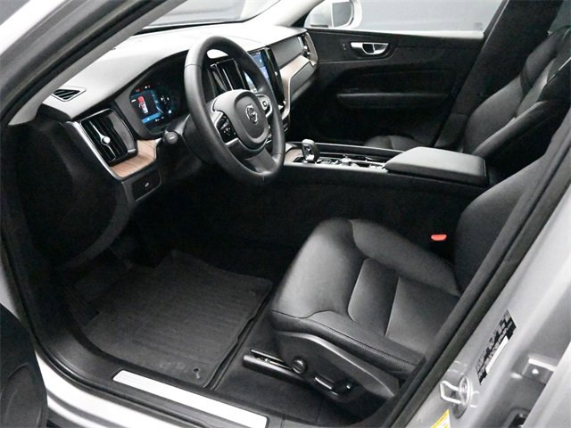 Used 2023 Volvo XC60 B5 Plus w/ Protection Package Premier image 17